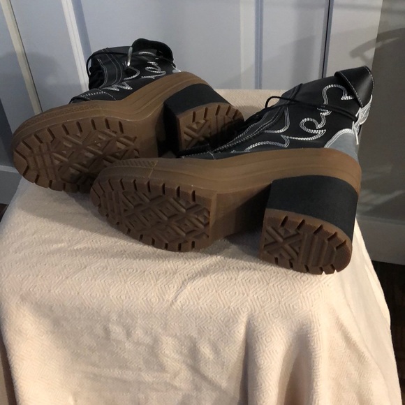 converse space cowgirl boots